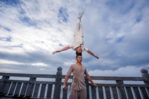 Quoc Co and Quoc Nghiep performs hair raising head-to-head trick on Fansipan