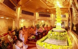 Chiêm bái Ngọc Xá Lợi Phật trong lòng Đại Tượng Phật cao nhất Việt Nam