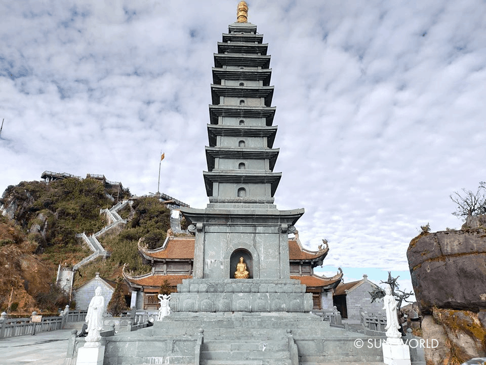 Bảo tháp mang đậm nét kiến trúc của các ngôi chùa miền Bắc