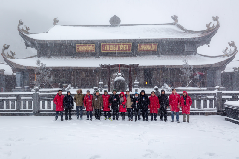 Du khách cần mặc trang phục dày, giữ ấm tốt khi tới săn tuyết tại Sa Pa