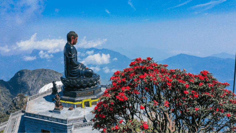 Tượng Phật trên đỉnh Fansipan