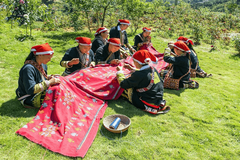 Khám phá lịch sử và nền văn hóa đa sắc màu của cụm dân cư H’Mông đen, Dao đỏ, Giáy, ...