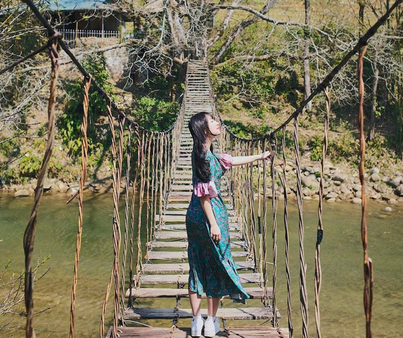 Cầu Mây Sa Pa Lào Cai được xây dựng hoàn toàn thủ công bằng dây mây và tre nứa, ván gỗ
