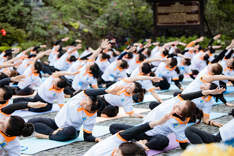 Màn đồng diễn kỷ niệm ngày Quốc tế Yoga 2023 tại Sun World Fansipan Legend