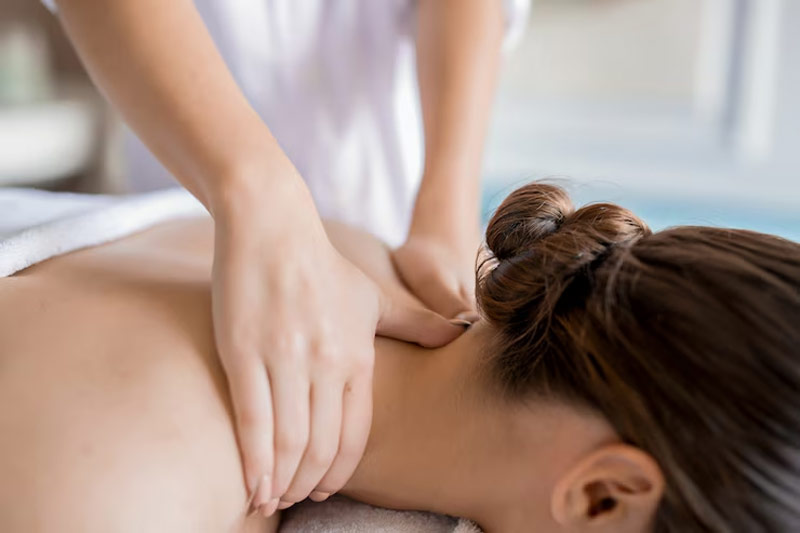 Chi phí massage từ 200.000 đến 450.000 VNĐ đem đến cho du khách những giờ phút thư giãn 