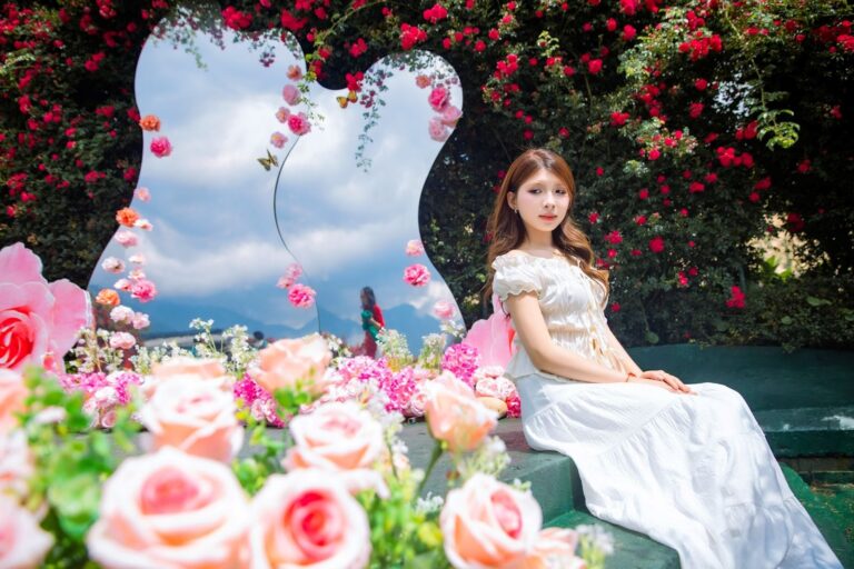 Lạc bước vào thiên đường hoa hồng trên đỉnh Fansipan